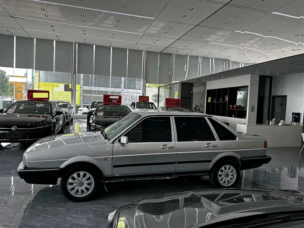 Volkswagen Santana Classic 2007 Model 1.8L Scenic Edition фото 9