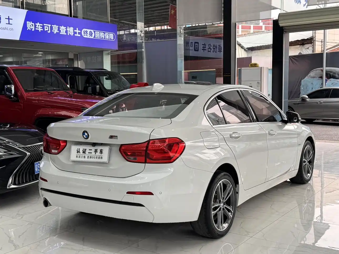 BMW 1 Series 2018 118i Sport Edition фото 4