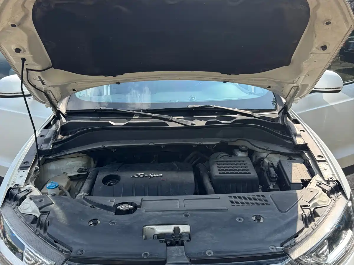Zotye SR7 2018 2016 1.5T CVT Magic Cube Dream Edition (China V)
