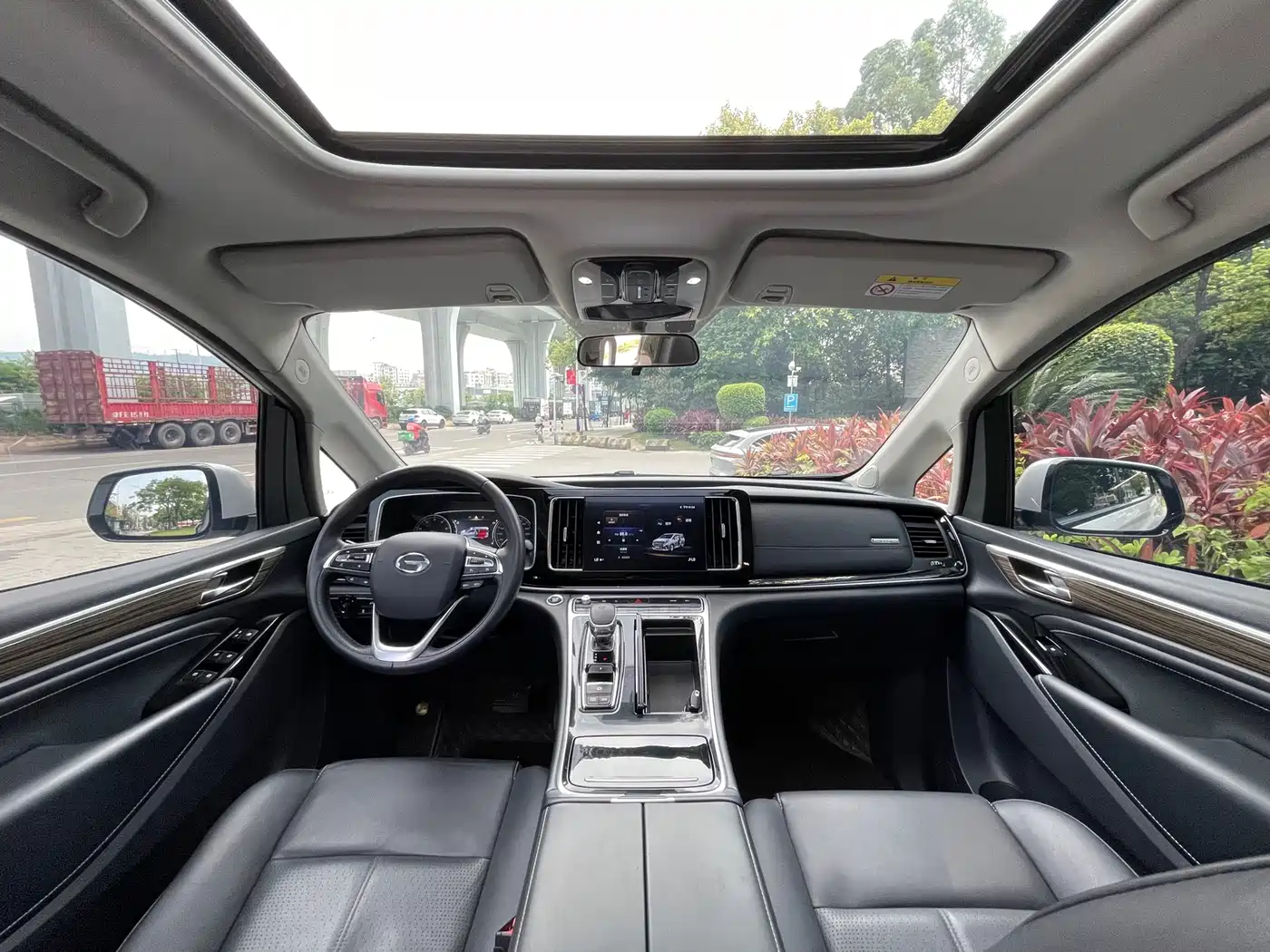 صورة 7 - GAC Trumpchi M8