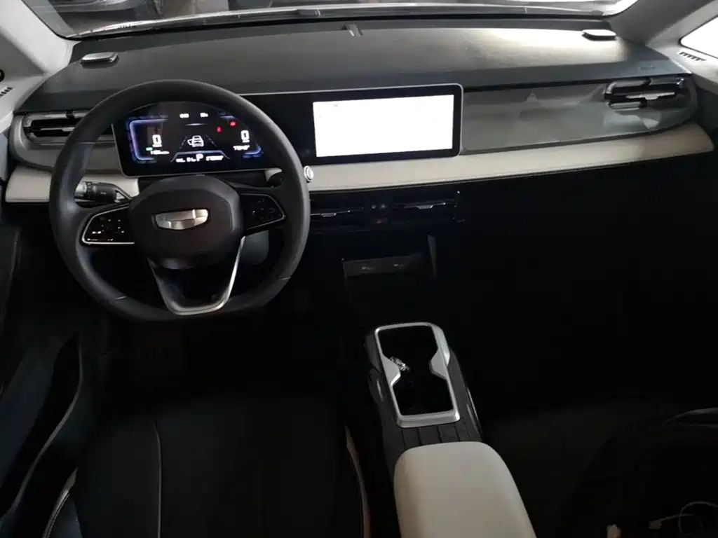 Geely Geometry E Firefly 2023 2024 Model 301km Starlight