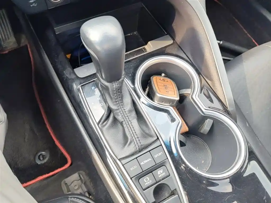 Toyota Camry 2019 Hybrid 2.5HS Trend Edition China VI фото 14