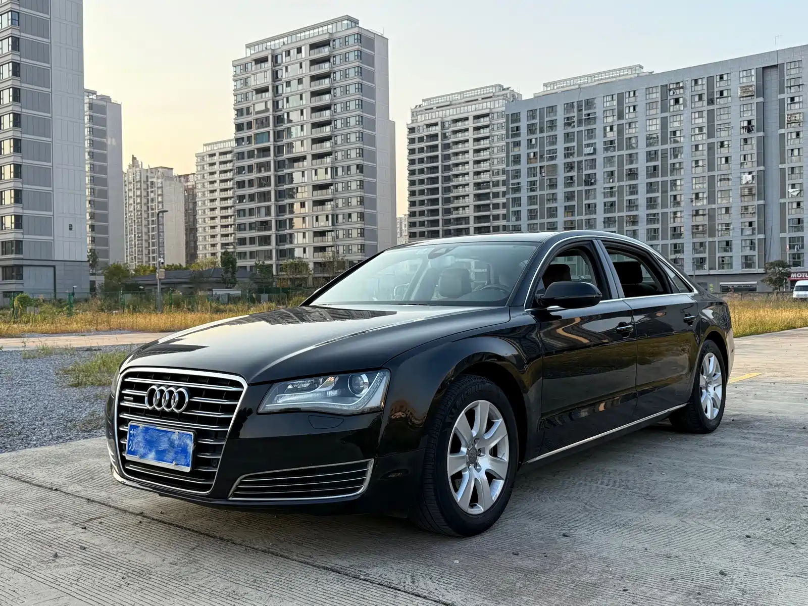 Фото 1 - Audi A8