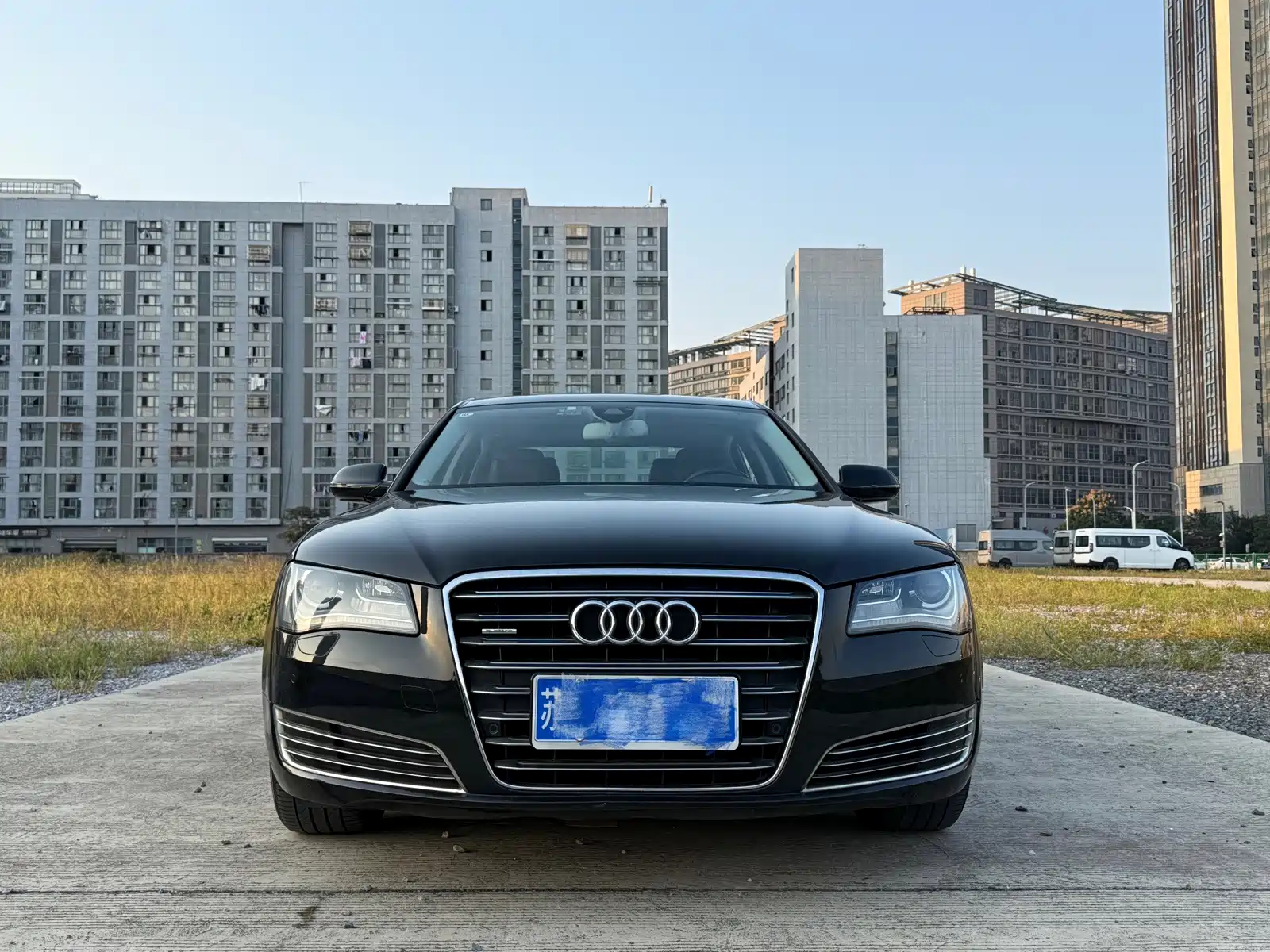 Фото 2 - Audi A8