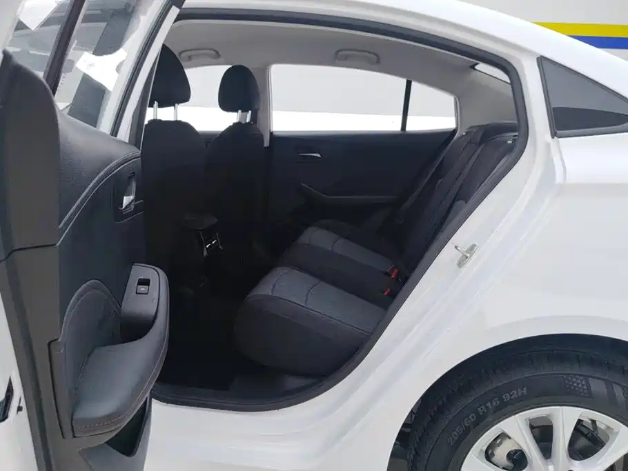 Roewe i5 2025 2026 1.5L Manual Comfort