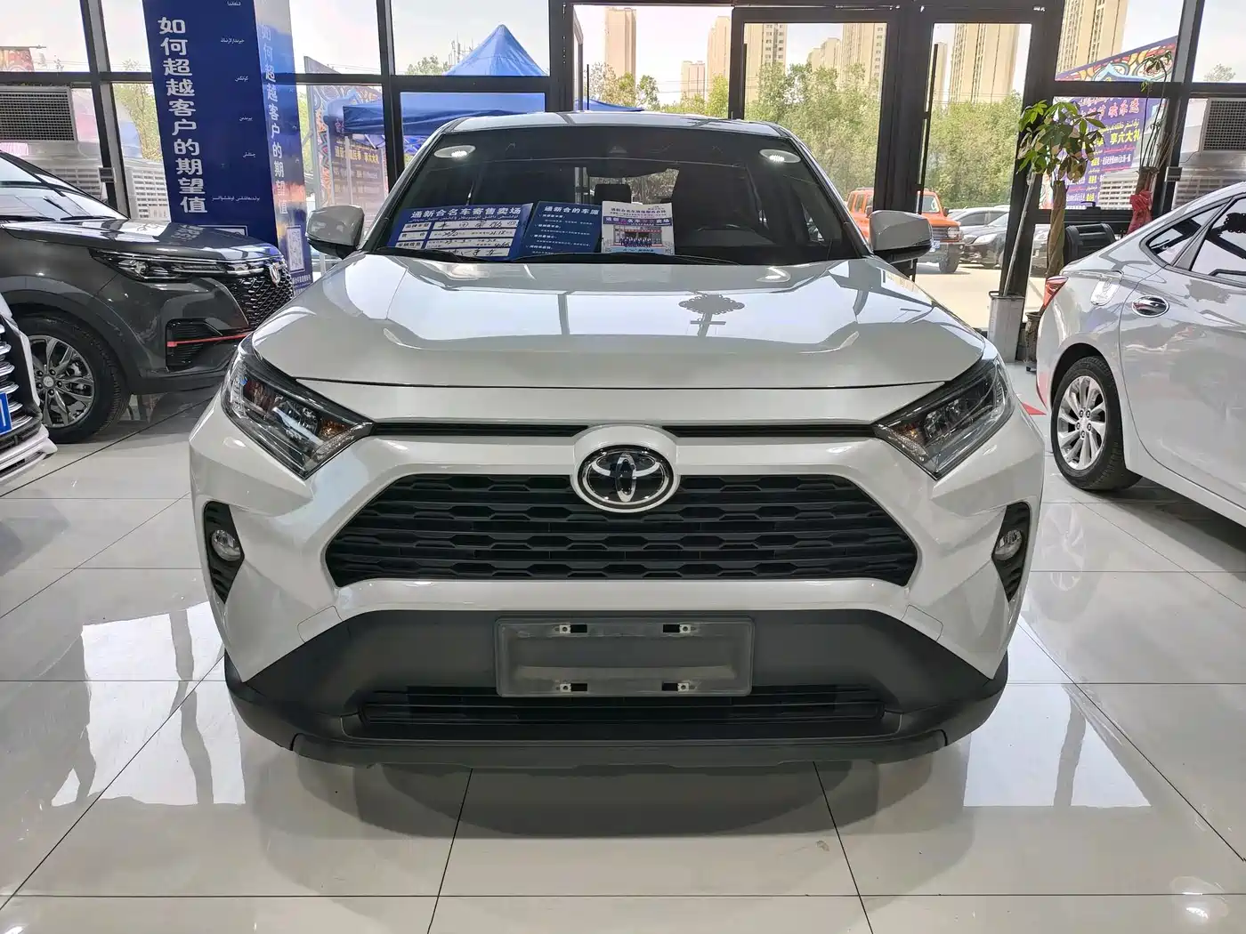 Toyota RAV4 Rongfang 2022 2.0L CVT 2WD Urban Edition фото 2
