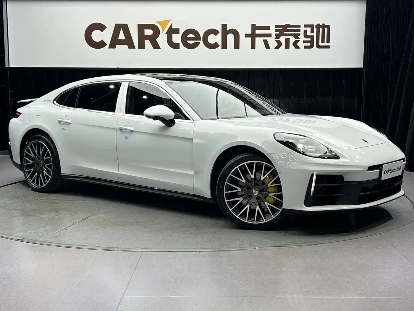 Porsche Panamera 2024 Panamera Executive Long Wheelbase 2.9T фото 3