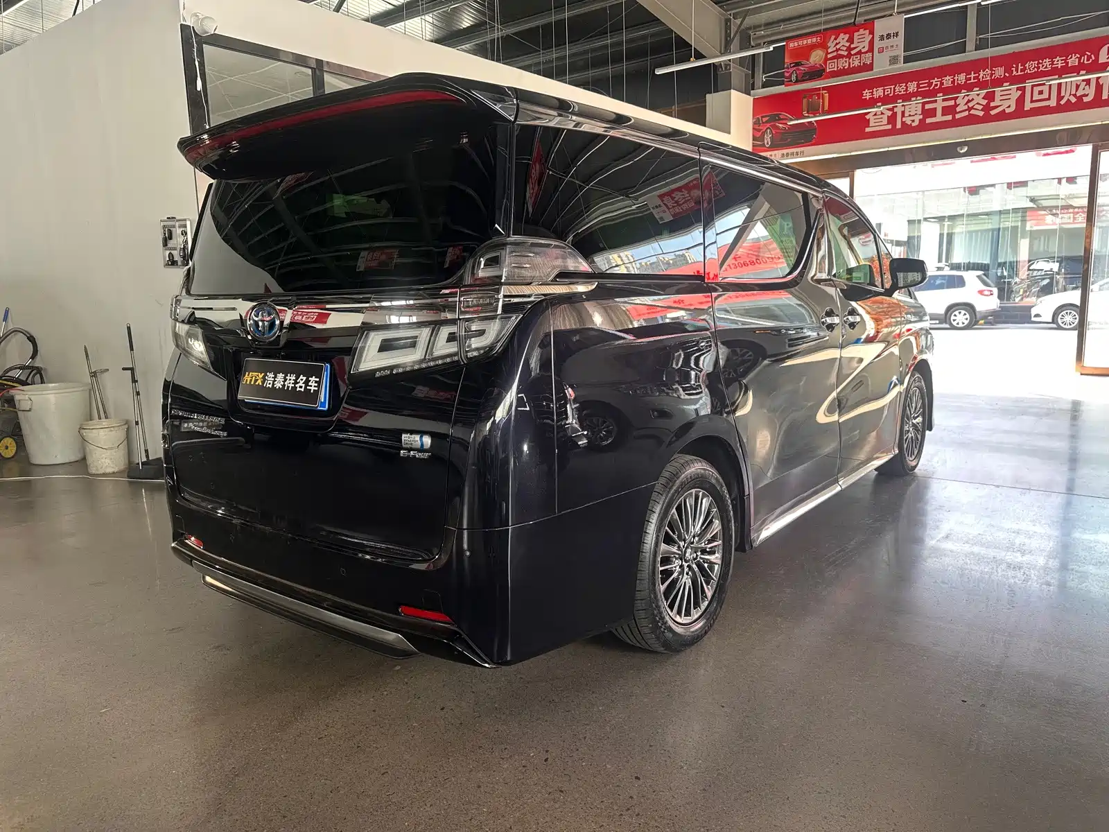 Фото 4 - Toyota Vellfire