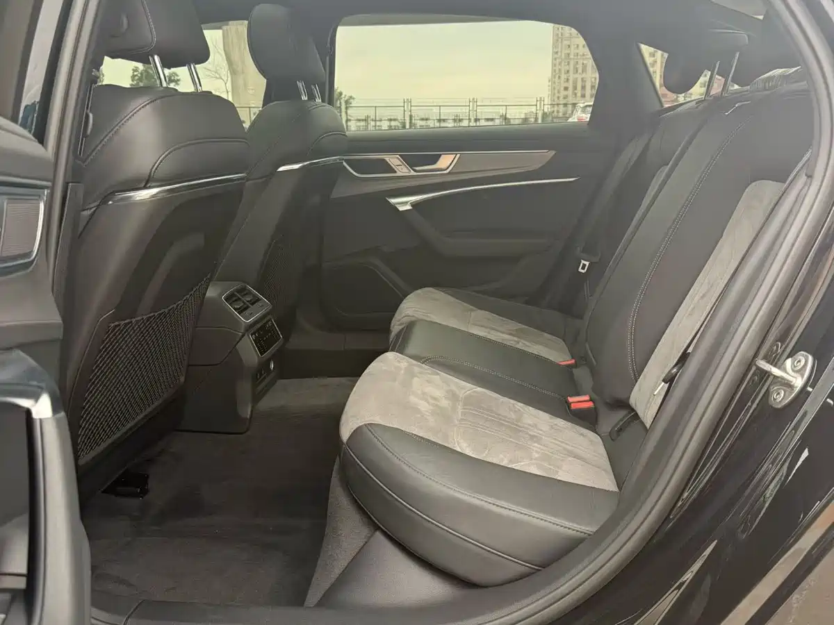 Audi A6L 2023 45 TFSI Premium Selection Dynamic фото 6