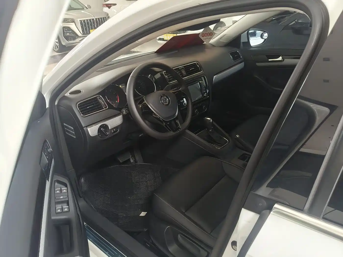 Volkswagen Sagitar 2015 230TSI Automatic Comfort фото 5