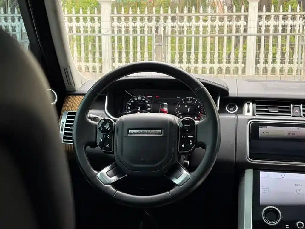 Land Rover Range Rover 2018 3.0 SC V6 Vogue SE Genesis Extended Edition фото 12