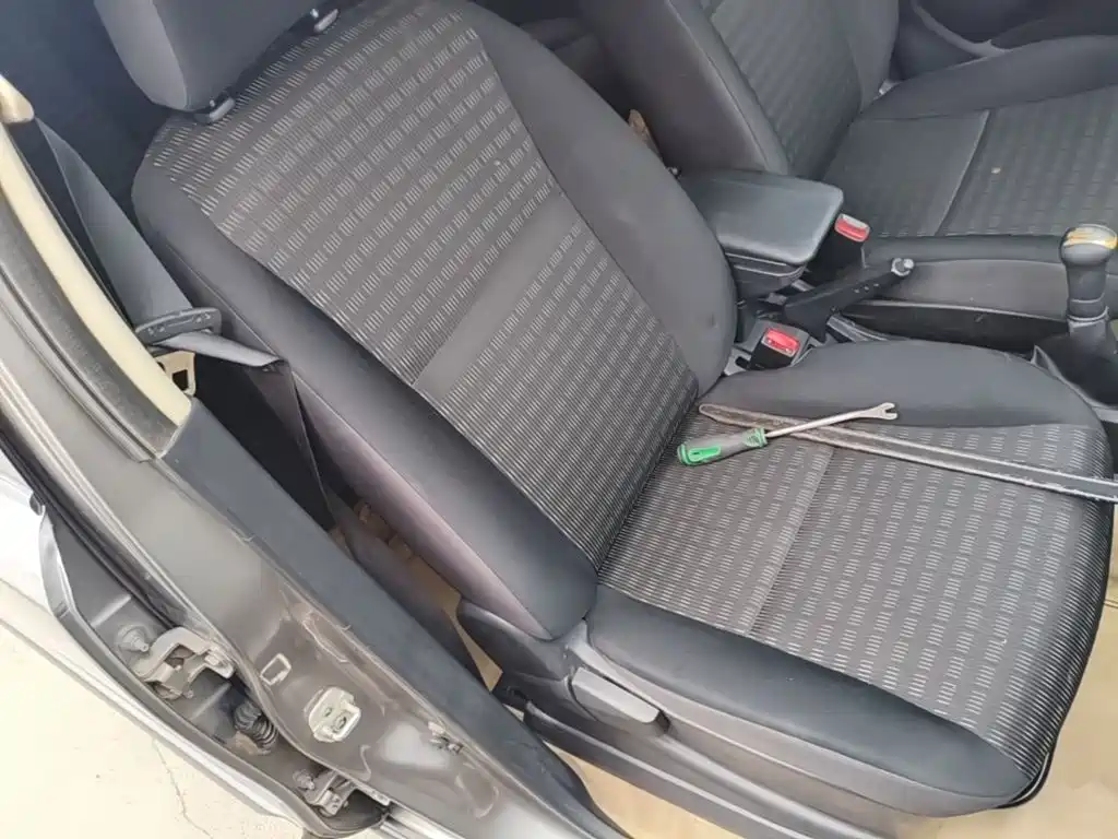 Nissan Livina 2015 2013 Sharp 1.6XL Manual Comfort