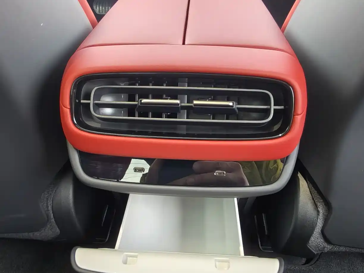 Xiaomi Auto Xiaomi SU7 2024 RWD Ultra Long Range Advanced Smart Driving Pro Edition фото 17