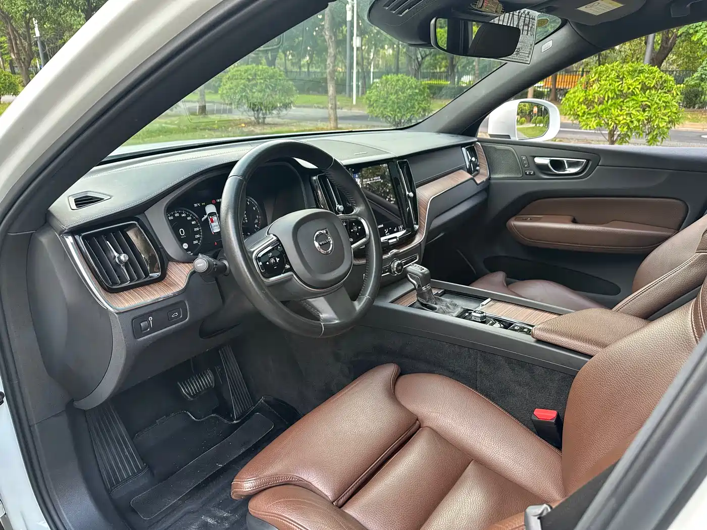 Фото 10 - Volvo XC60