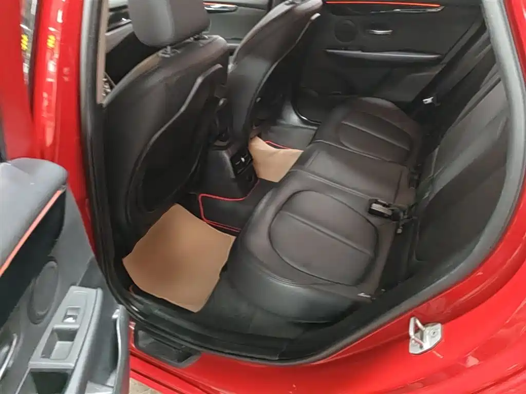 BMW 2 Series Touring 2018 218i M Sport Package фото 17