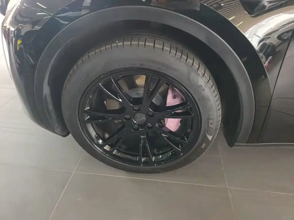 Фото 25 - Tesla Model Y
