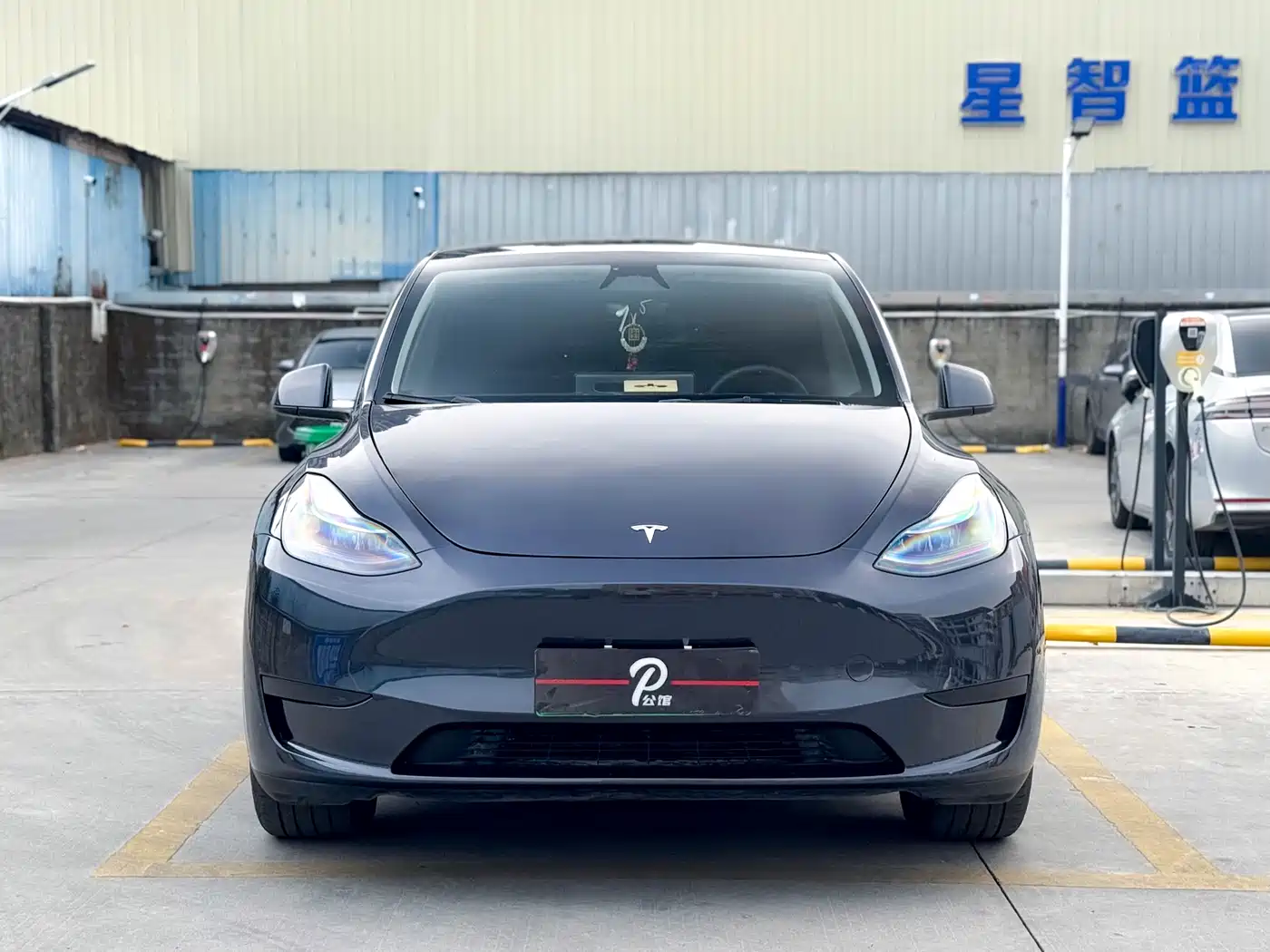 TESLA MODEL Y