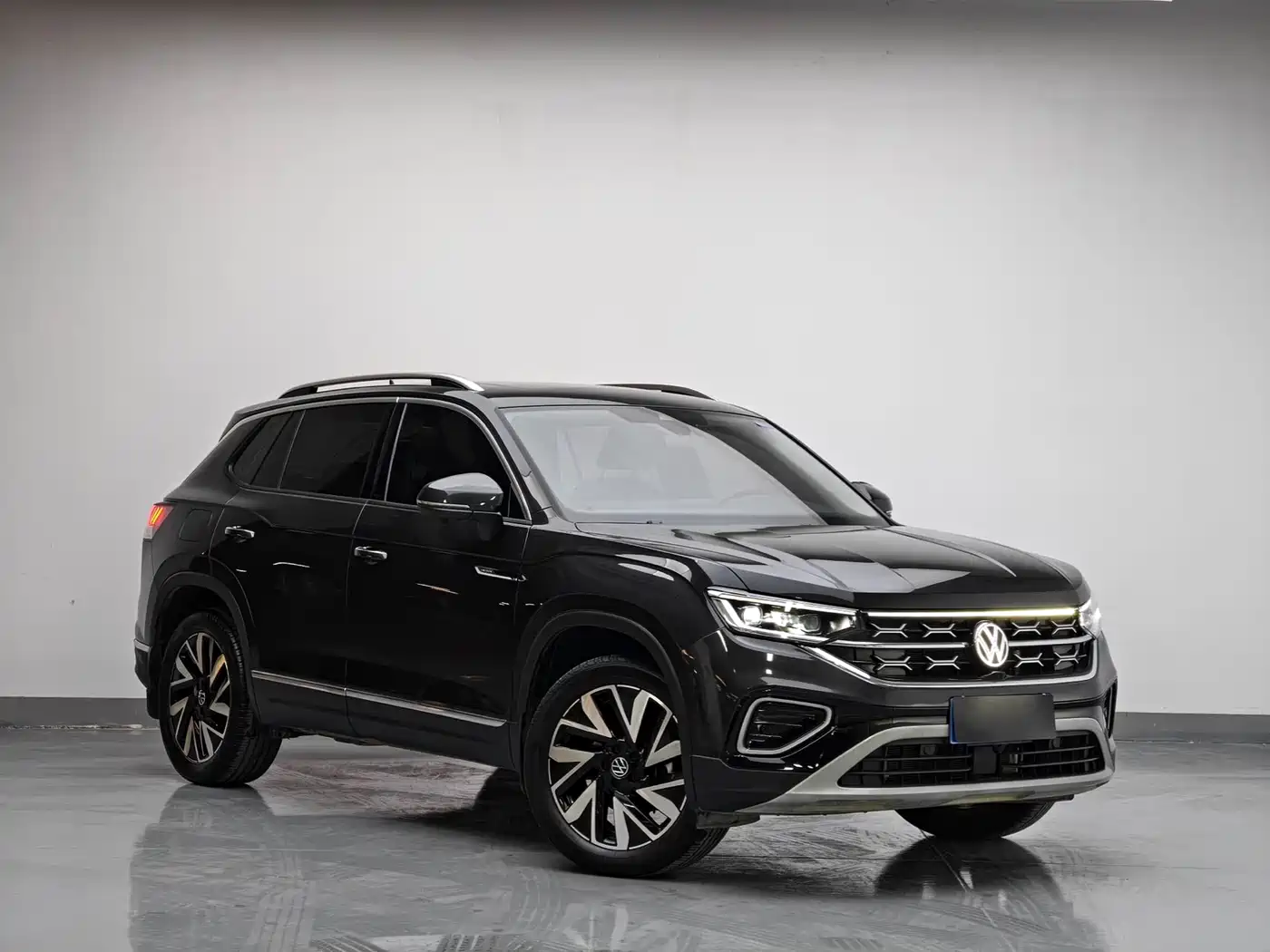 Volkswagen Tayron 2023 280TSI 2WD Luxury Plus Advanced Edition фото 3