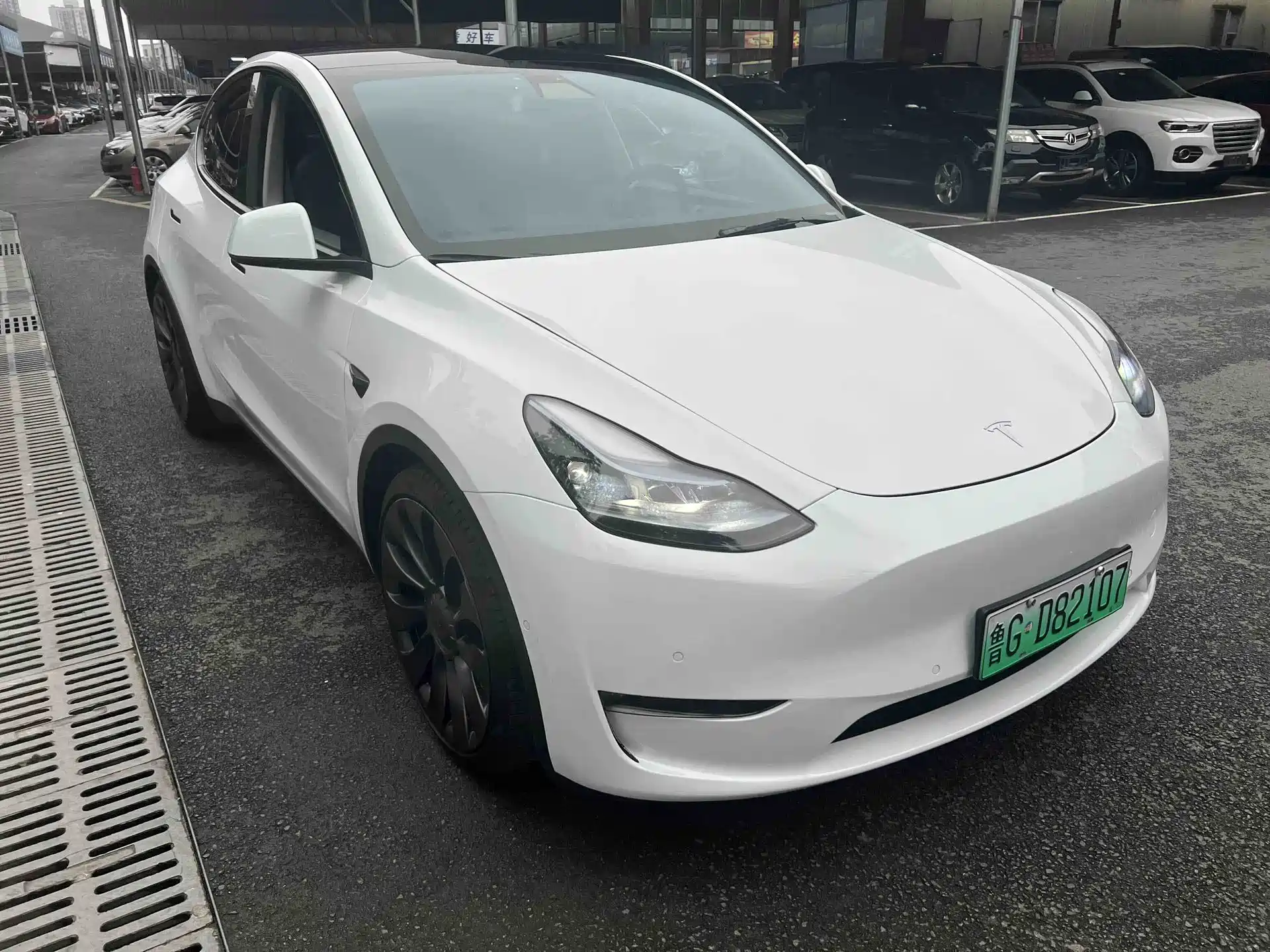 Photo 3 - Tesla Model Y