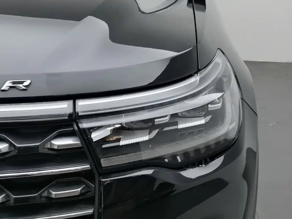 Ford Explorer 2024 2023 EcoBoost 285 AWD Titanium Edition 7-Seater