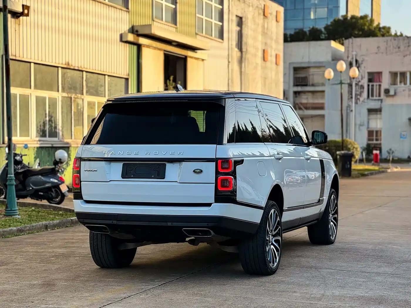 Фото 4 - Land Rover Range Rover