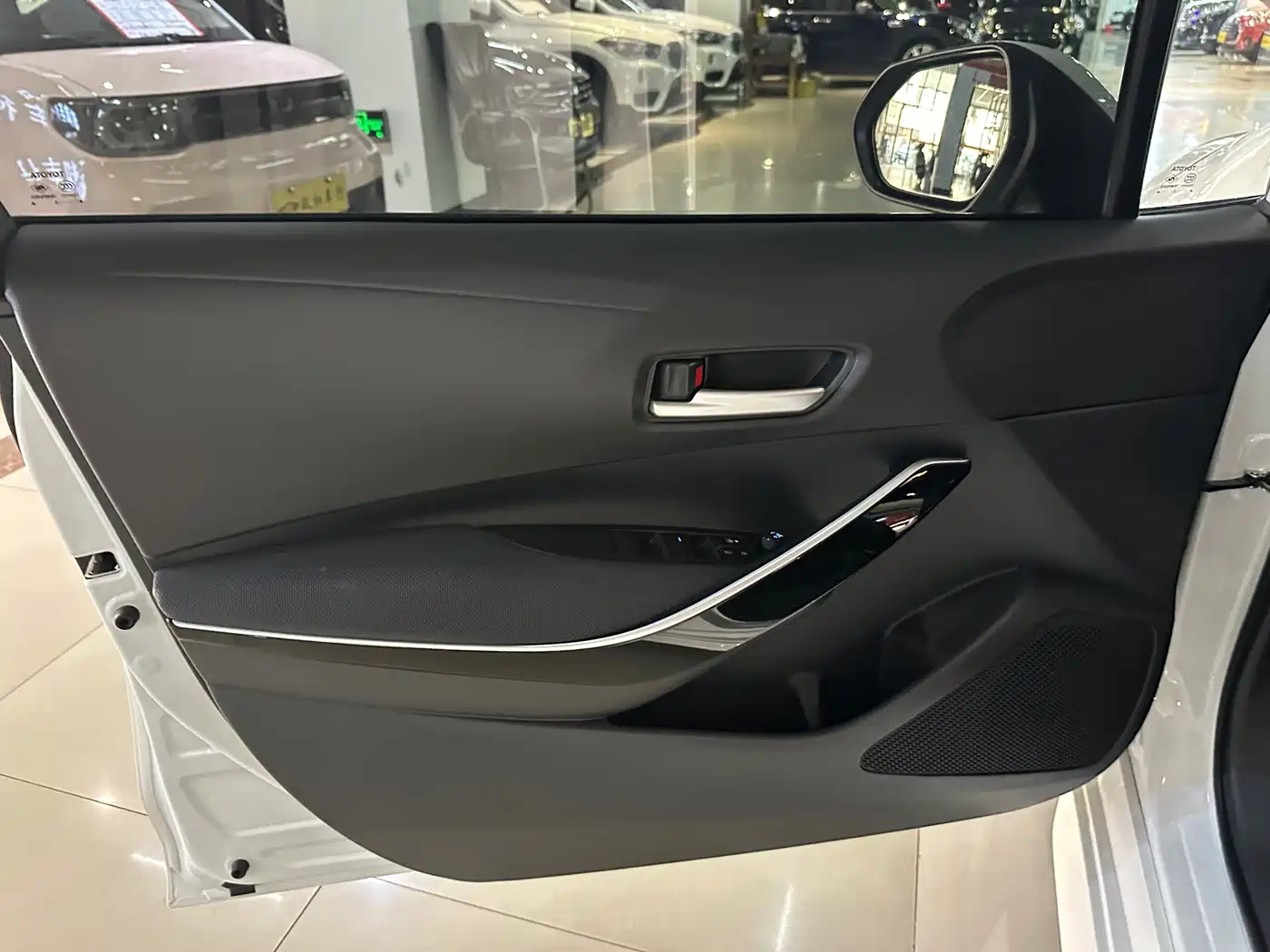 Toyota Levin 2022 Dual Engine 1.8H E-CVT Leading Edition фото 13