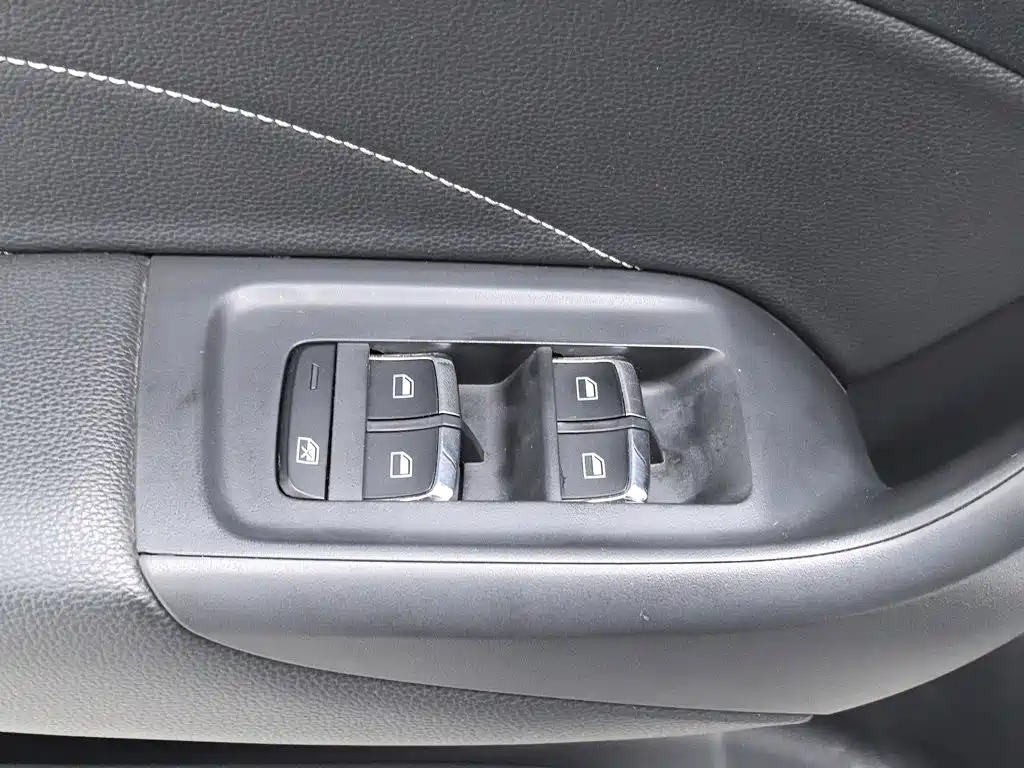 Roewe i6 2019 2019 PLUS 1.6L CVT 4G Connected Flagship Great Edition