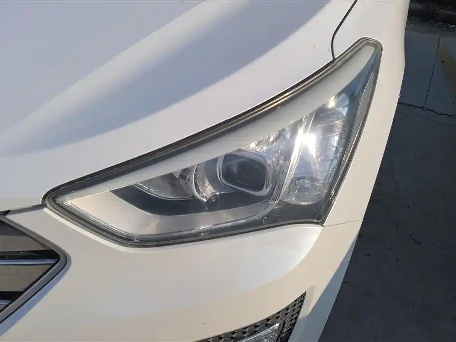 Hyundai Santa Fe 2015 2.0T Automatic 2WD Smart 5-Seater фото 5