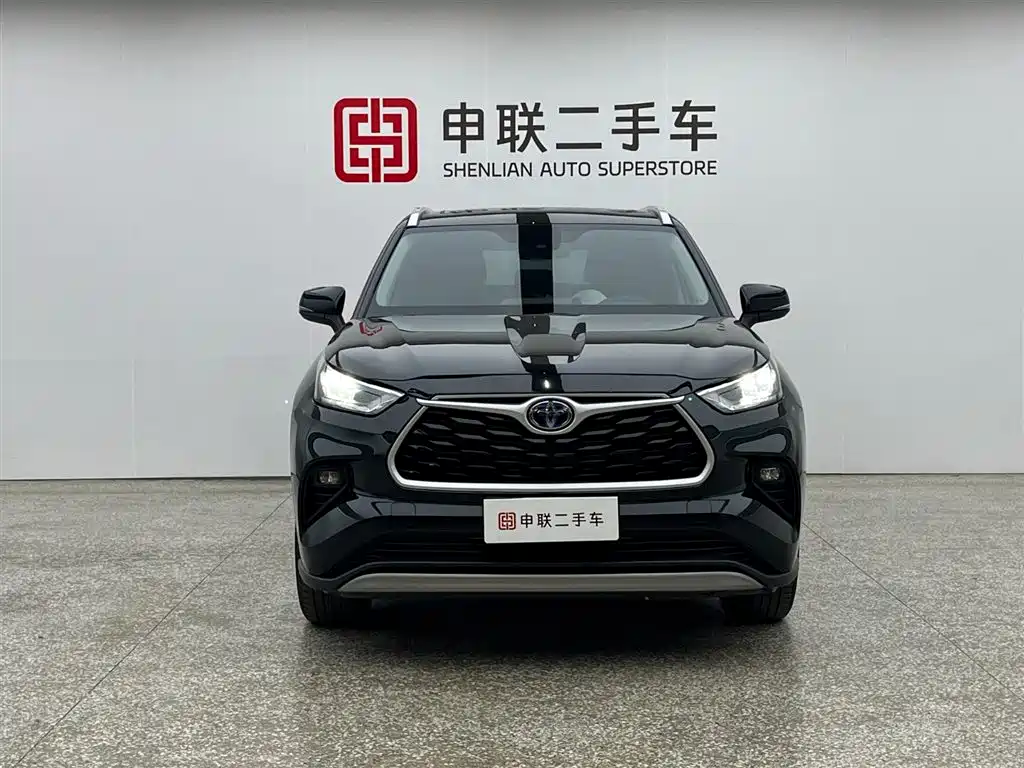Toyota Highlander 2023 2.5L Smart Hybrid Dual Engine AWD Luxury 7-Seater фото 2