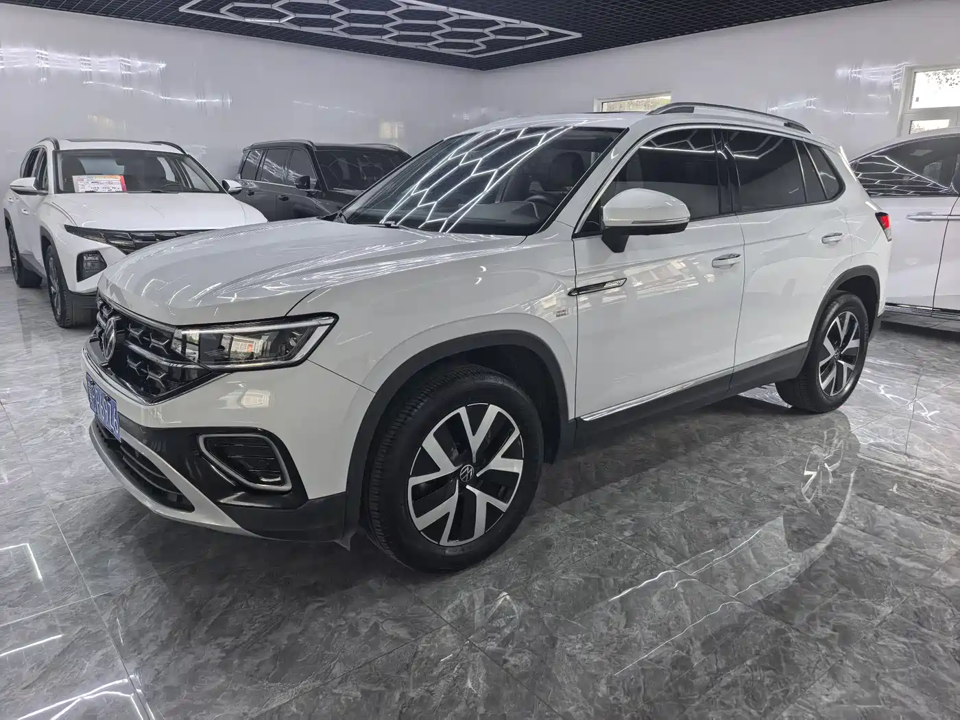 Volkswagen Tayron 2023 280TSI 2WD Luxury Plus Advanced Edition фото 3