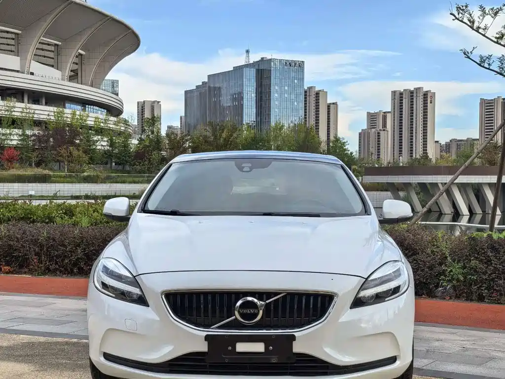 Volvo V40 2019 2019 T3 Momentum