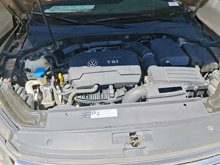 Volkswagen Passat 2017 330TSI DSG Luxury фото 10