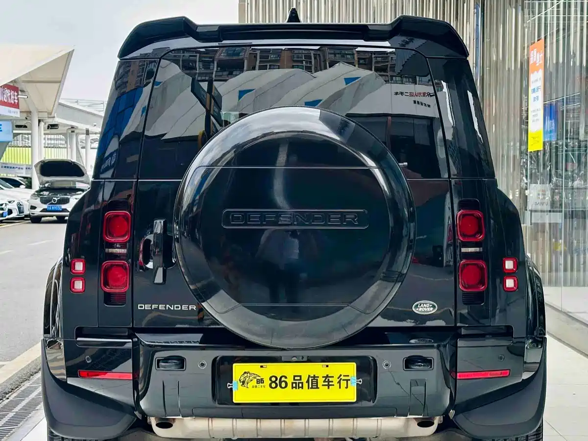 Land Rover Defender 2024 110 3.0T P400 X-DYNAMIC HSE фото 4