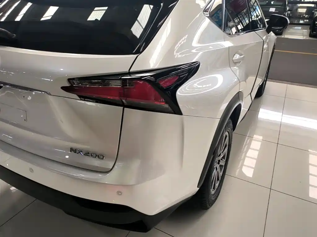 Lexus NX 2015 200 FWD Premium фото 8