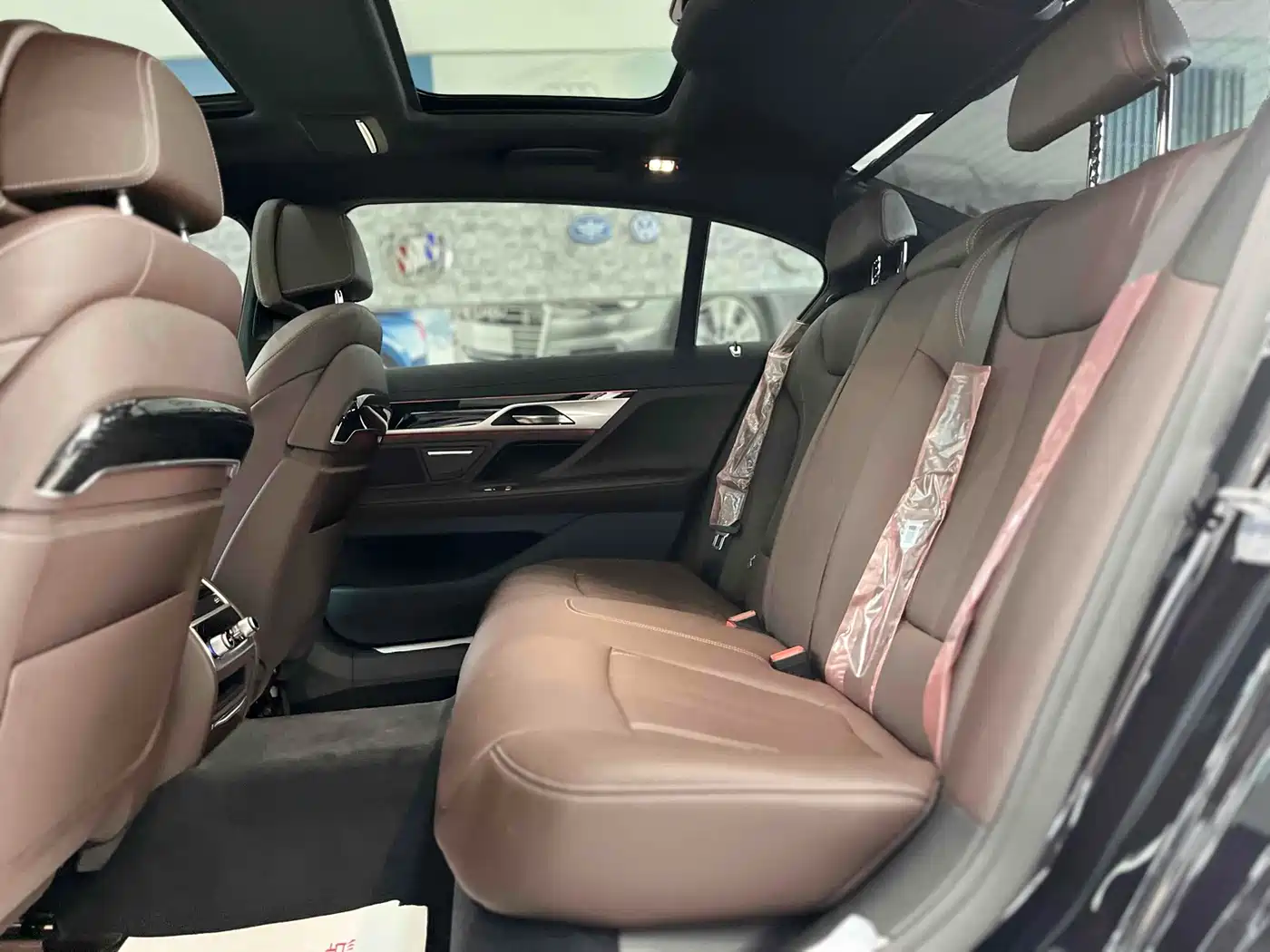 BMW 7 Series 2018 730Li Leading Type M Sport Package фото 21