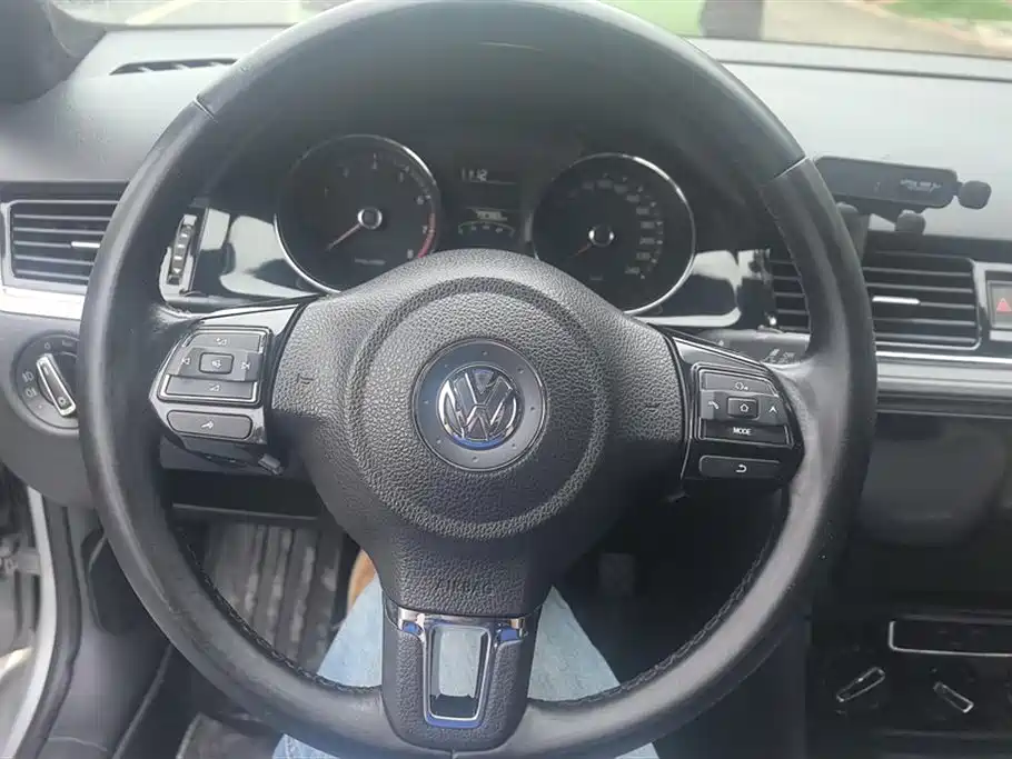 Volkswagen Bora 2014 1.6L Manual Comfort Edition фото 15