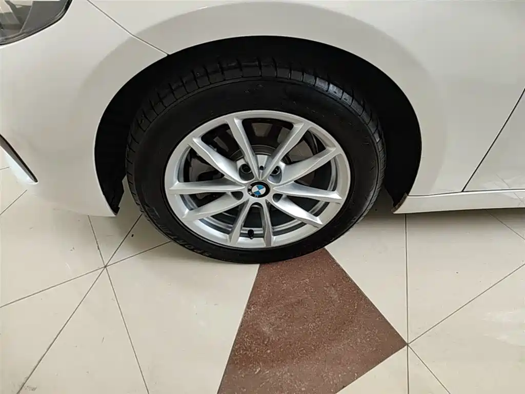 BMW 1 Series 2018 118i Fashion Edition фото 23