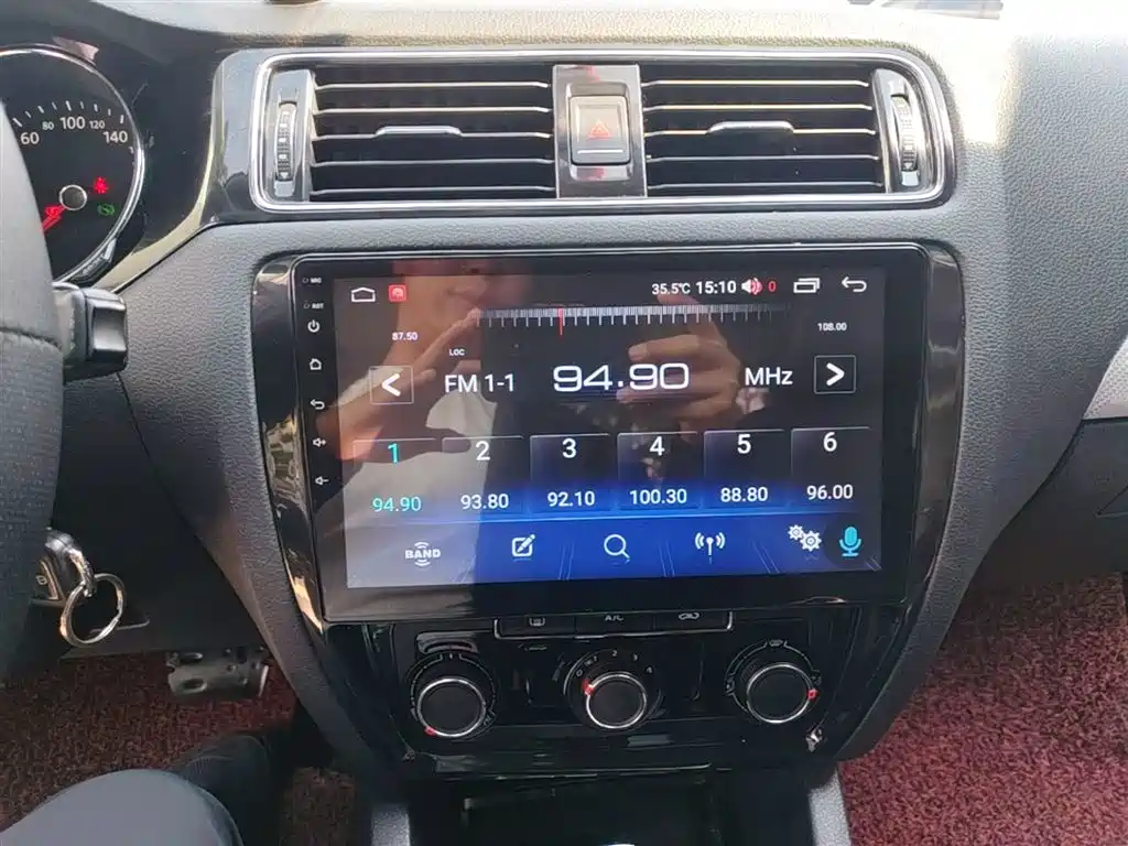 Volkswagen Sagitar 2015 1.6L Automatic Comfort фото 13