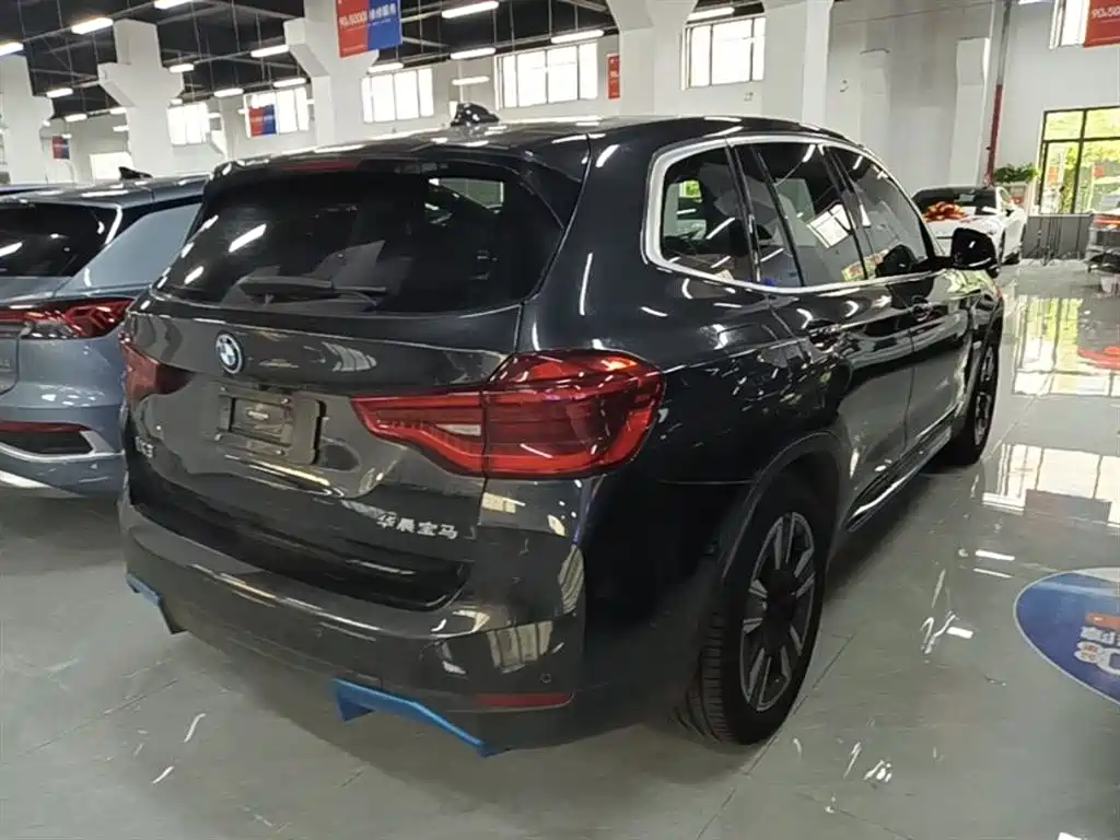 BMW iX3 2021 Facelift Leading фото 7