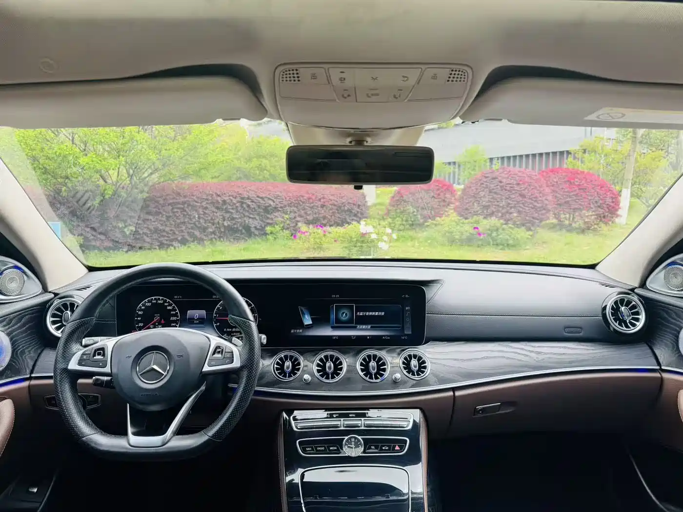 Mercedes-Benz E-Class 2016 E 200 L Sport Type фото 10