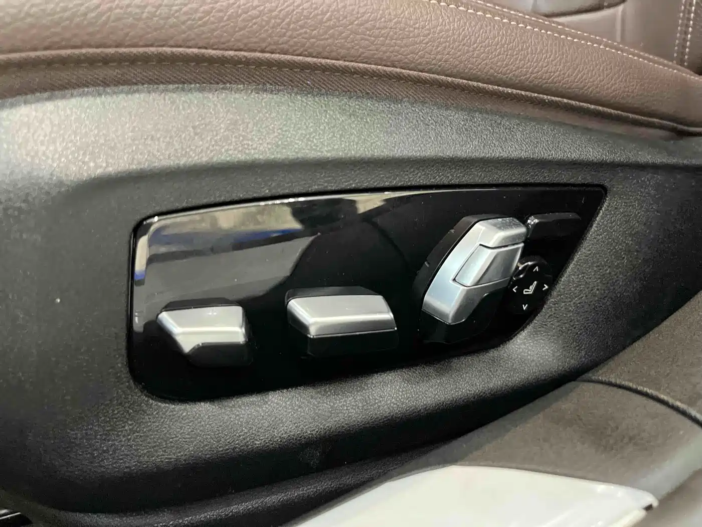 BMW 7 Series 2018 730Li Leading Type M Sport Package фото 16