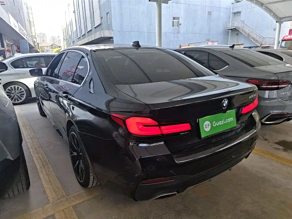 BMW 5 Series 2022 Model Second Facelift 530Li Leading M Sport Package фото 5