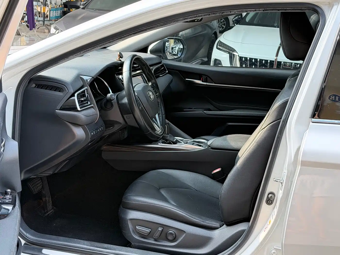Toyota Camry 2018 2.0G Luxury Edition фото 7