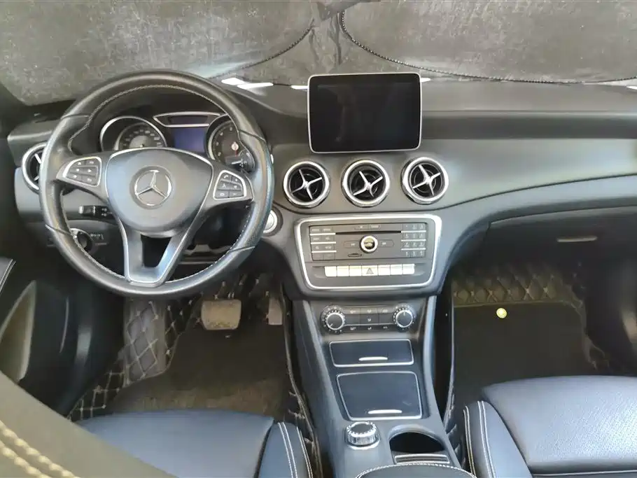 Mercedes-Benz GLA 2017 GLA 200 Dynamic фото 13