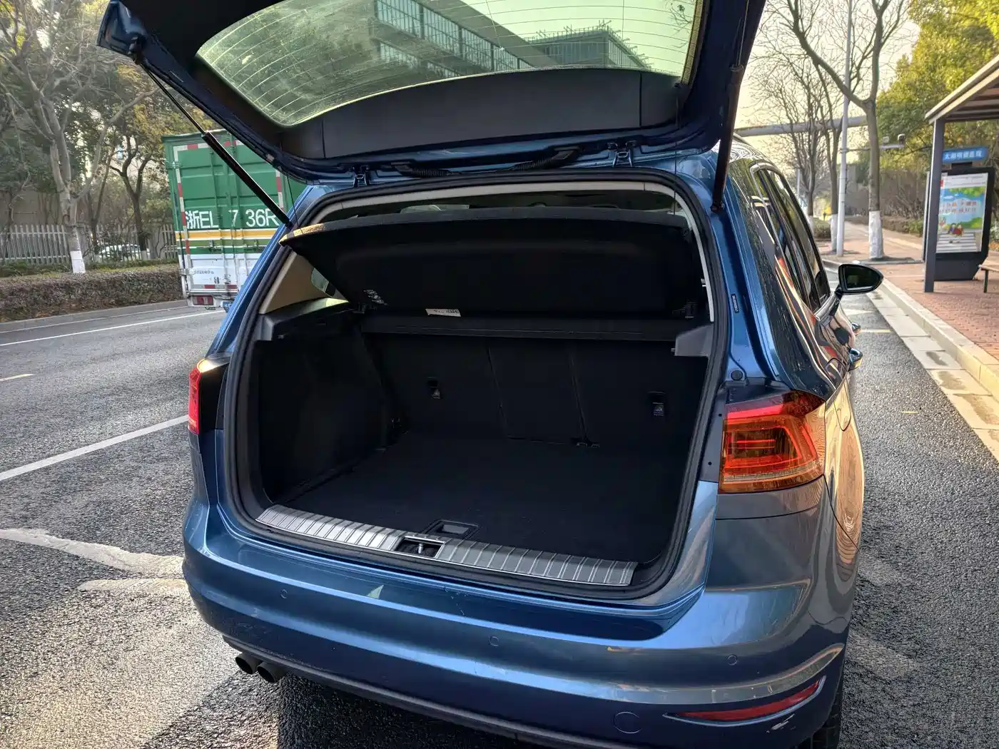 Volkswagen Golf Sportsvan 2016 230TSI Automatic Luxury фото 8