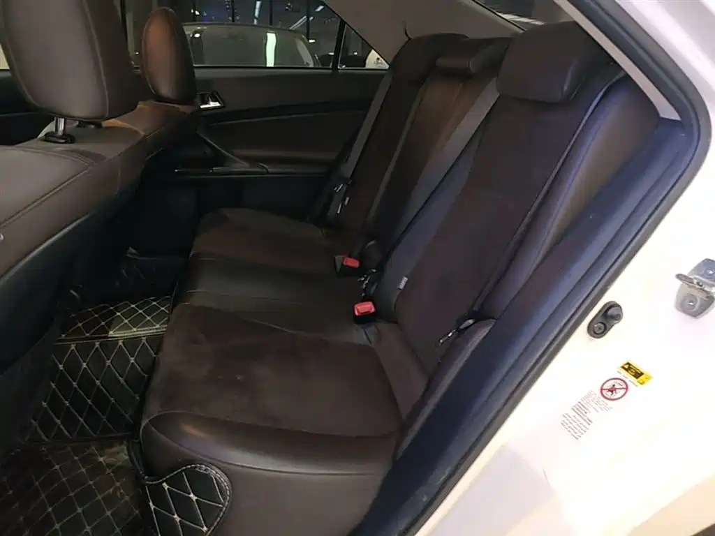 Toyota Reiz 2013 2.5V Premium Edition фото 17