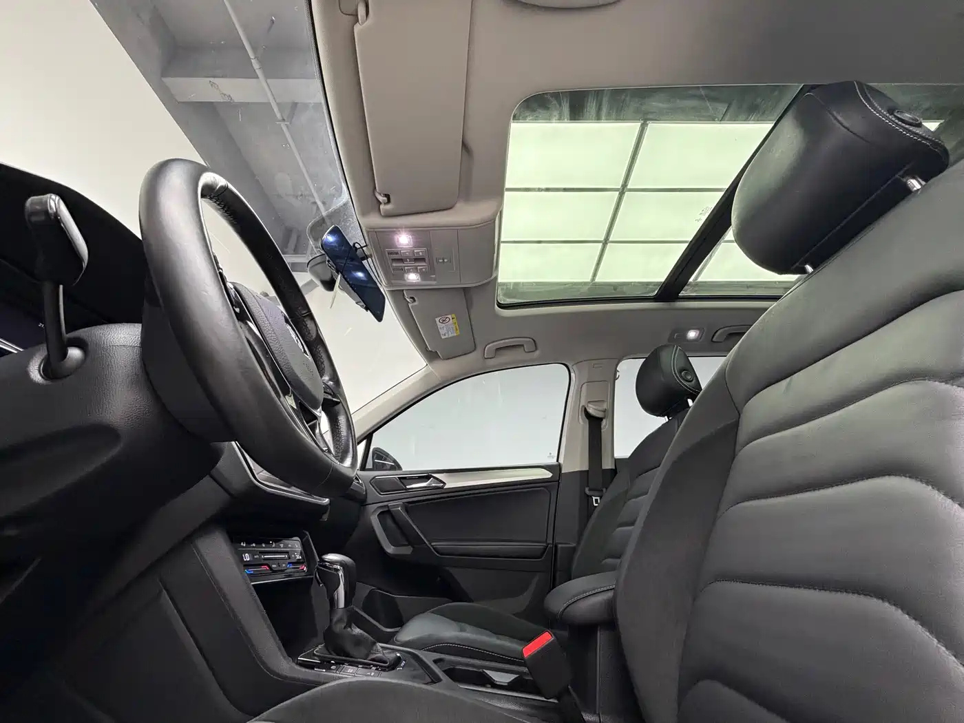 VOLKSWAGEN TIGUAN L NEW ENERGY