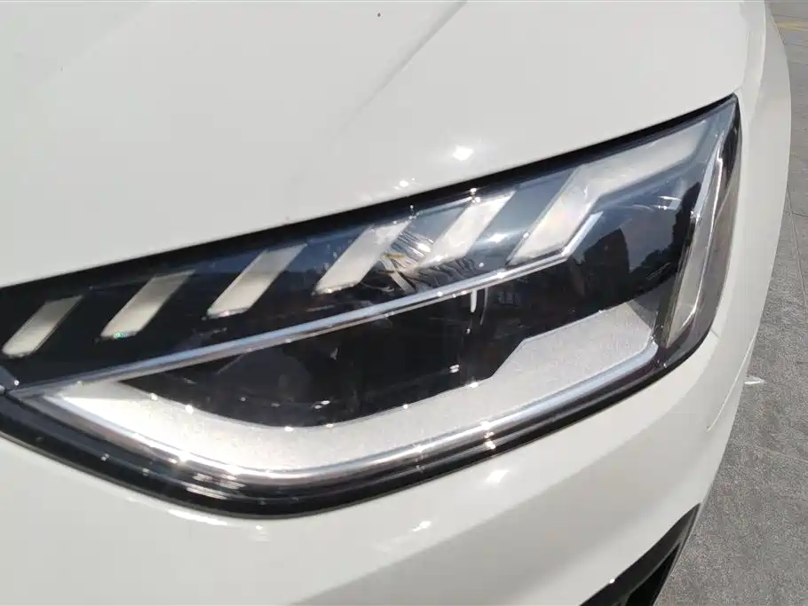 Audi A4L 2023 40 TFSI Luxury Sport фото 5