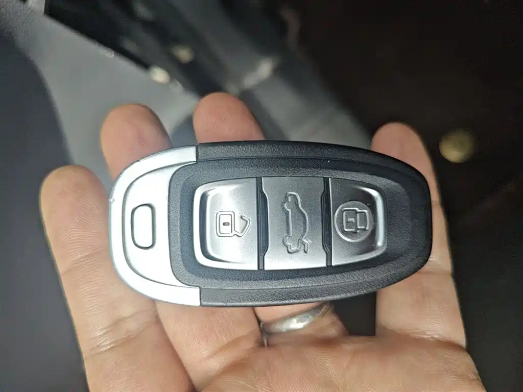 Hongqi E-QM5 2023 620km PLUS фото 15