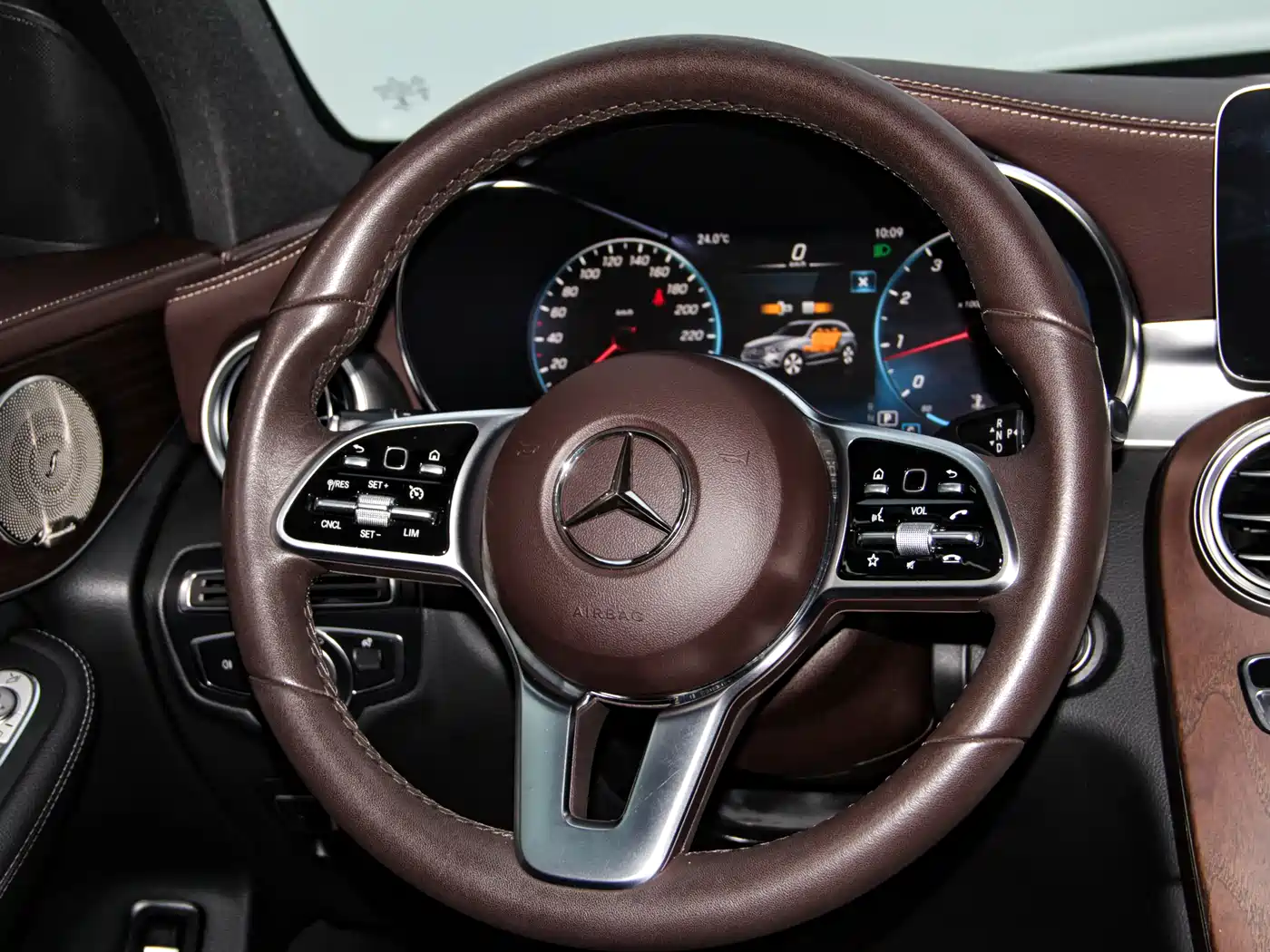 Mercedes-Benz GLC 2022 Model GLC 300 L 4MATIC Dynamic Edition фото 9
